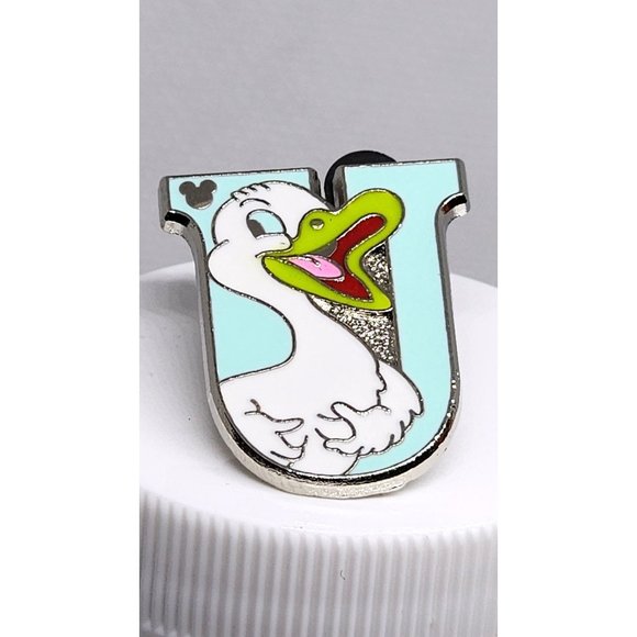 U Ugly Duckling Authentic Official 21 of 25 Disney Hidden Mickey Trading Pin - Picture 1 of 10